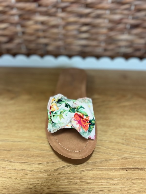 SPRAY TAN WHITE FLORAL