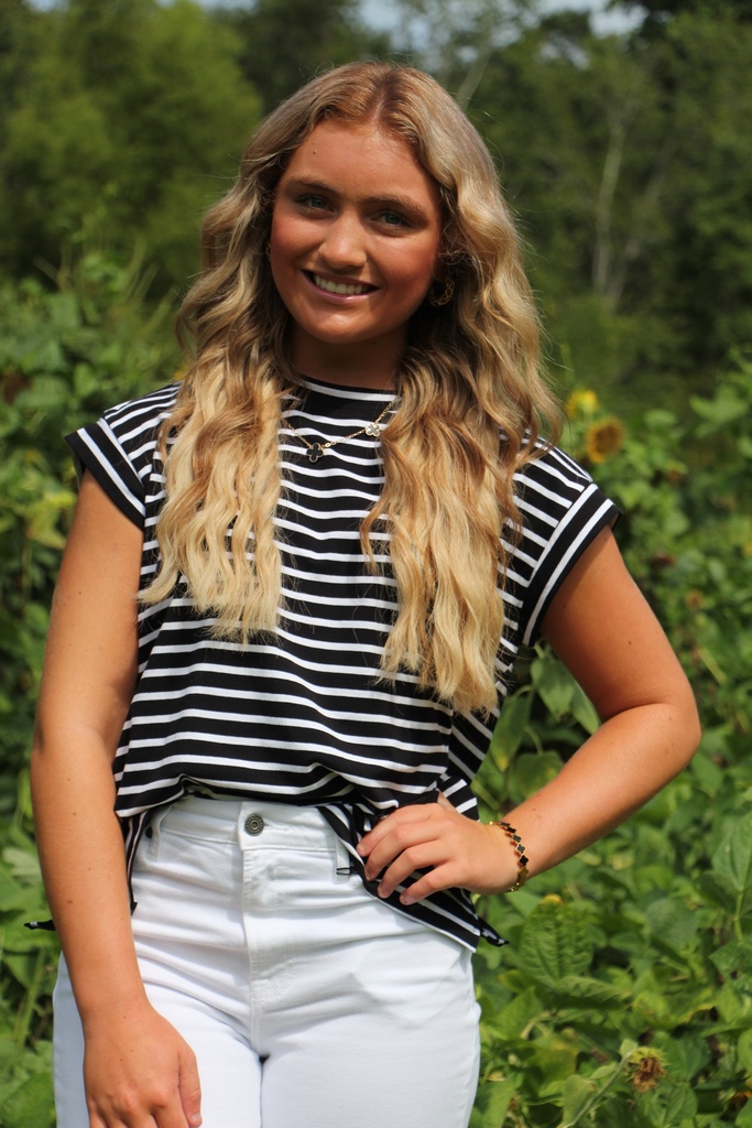 BLACK/WHITE STRIPED TOP