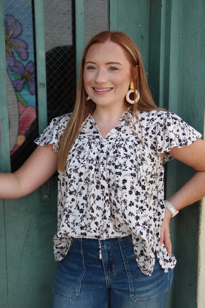 FLOWER RUFFLE SLEEVE TOP